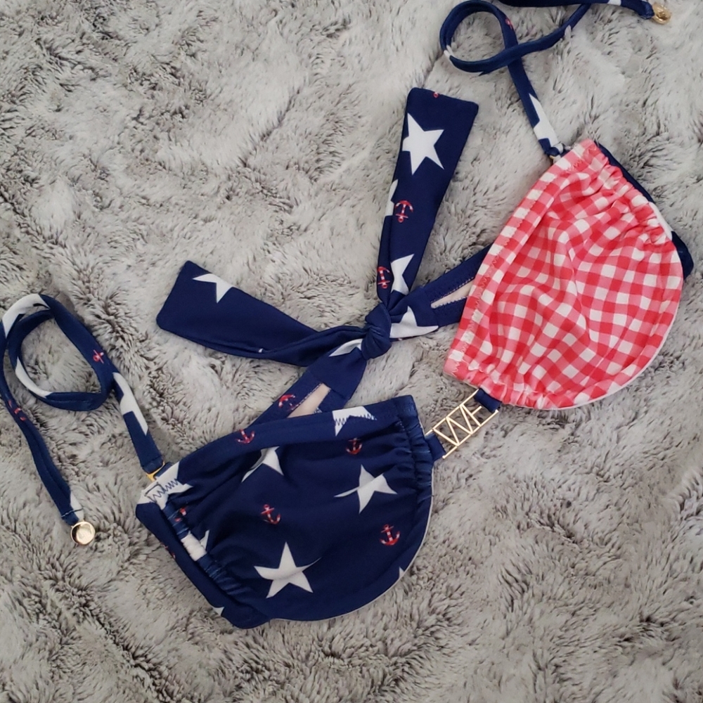 NWOT WILDFOX bikini top